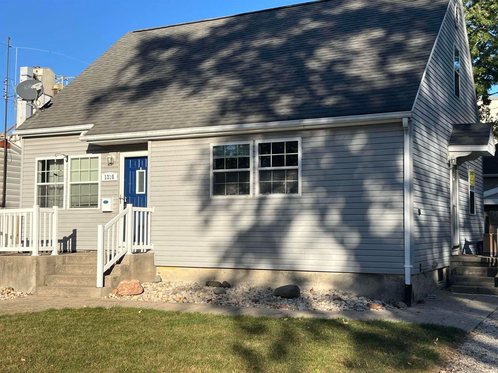 Photo of 1310 Mix Avenue, Decatur, IN 46733 (MLS # 202542159)