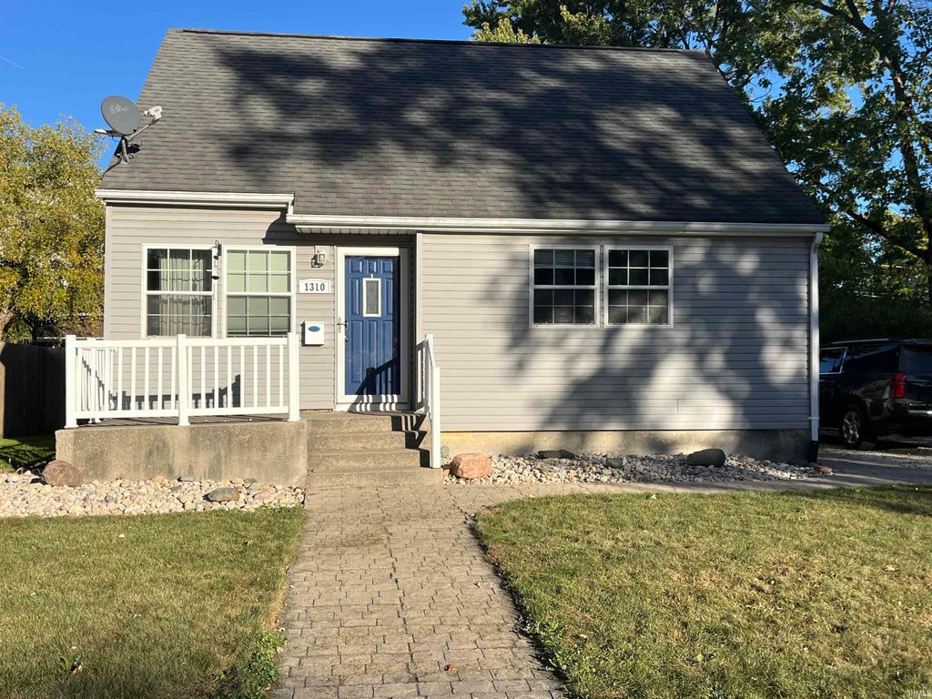 Photo of 1310 Mix Avenue, Decatur, IN 46733 (MLS # 202542159)