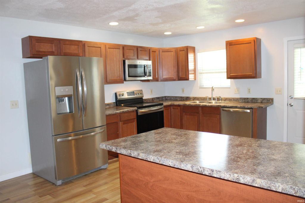 Photo of 12620 Kenai Drive, Evansville, IN 47725 (MLS # 202543382)