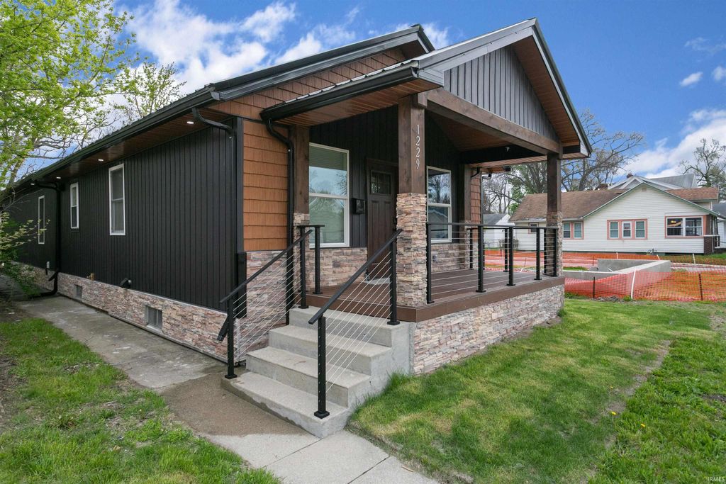 Photo of 1229 Miner Street, South Bend, IN 46617 (MLS # 202614487)