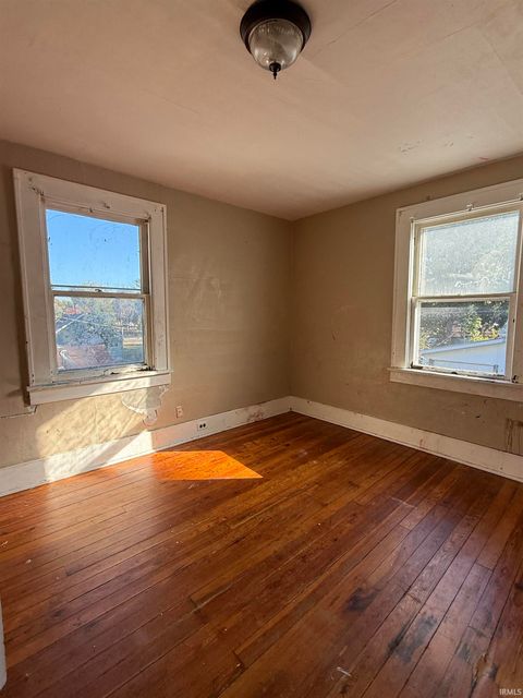 Tiny photo for 520 S Wabash Avenue, Kokomo, IN 46901 (MLS # 202542504)