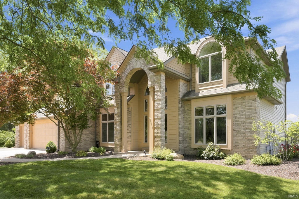 Photo of 2523 Green Ash Court, Fort Wayne, IN 46845 (MLS # 202626342)