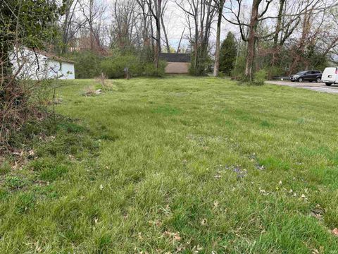 Photo of 1024 W 7th Street, Bloomington, IN 47404 (MLS # 202611772)