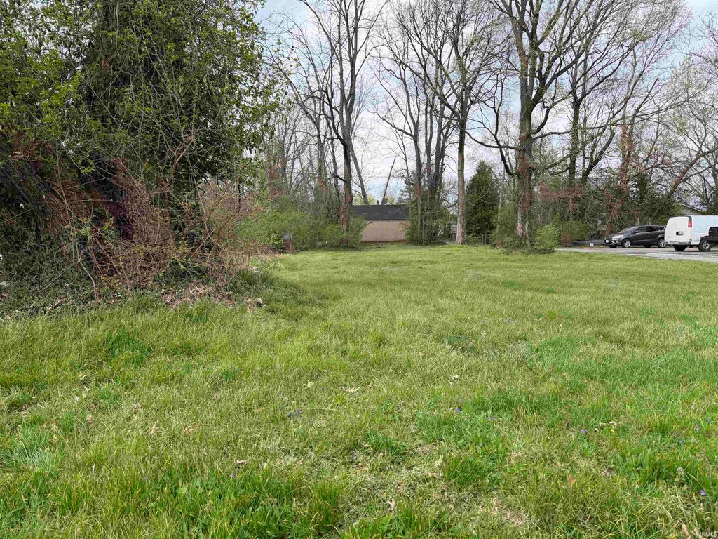 Photo of 1024 W 7th Street #0, Bloomington, IN 47404 (MLS # 202611772)