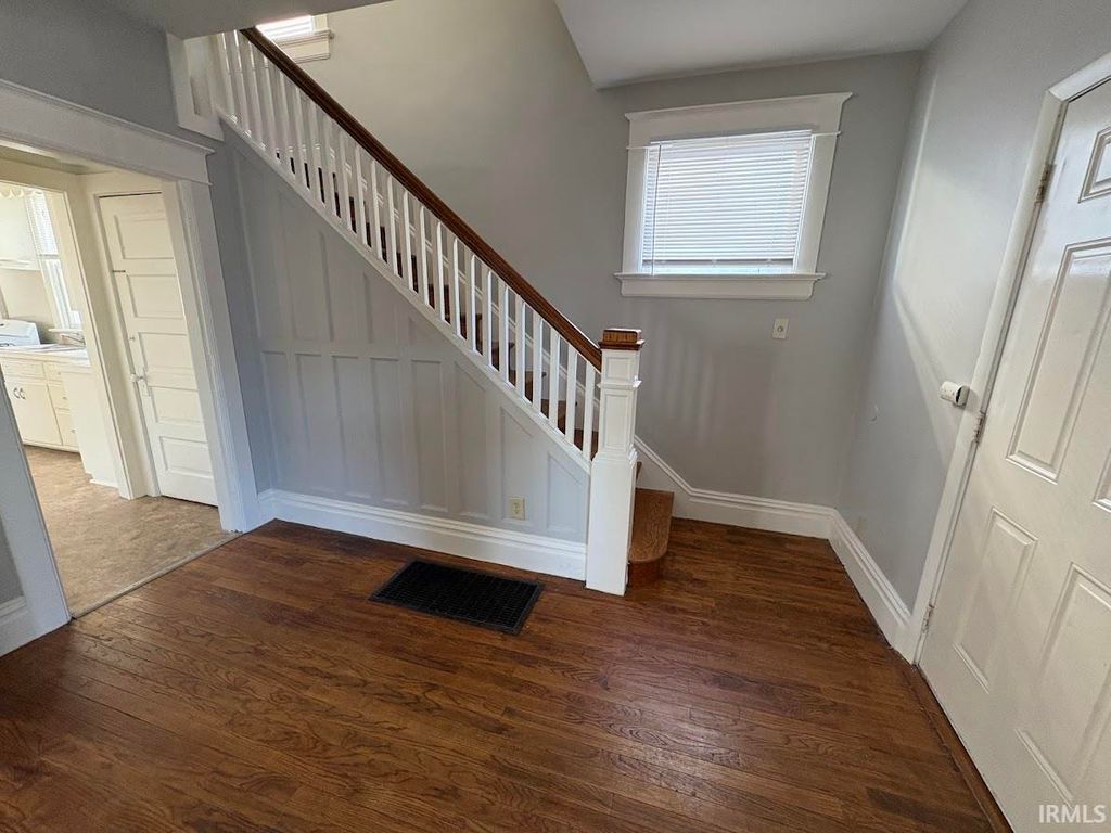 Photo of 1205 W Wildwood Avenue, Fort Wayne, IN 46807 (MLS # 202602285)