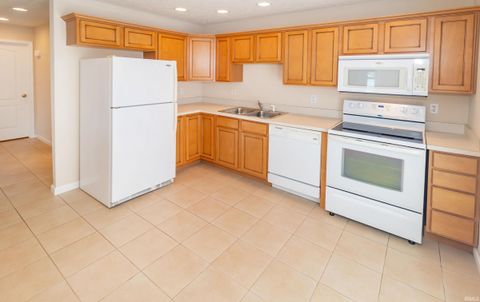 Tiny photo for 6129 Boston Way, Evansville, IN 47711 (MLS # 202612353)