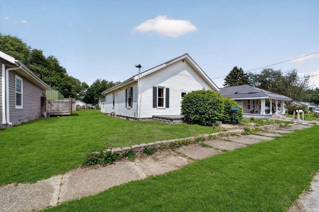Photo of 1050 W Mcclurg Street, Frankfort, IN 46041 (MLS # 202616623)