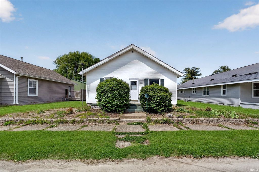 Photo of 1050 W Mcclurg Street, Frankfort, IN 46041 (MLS # 202616623)