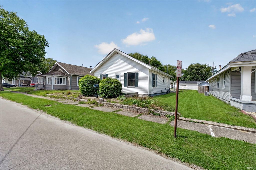 Photo of 1050 W Mcclurg Street, Frankfort, IN 46041 (MLS # 202616623)