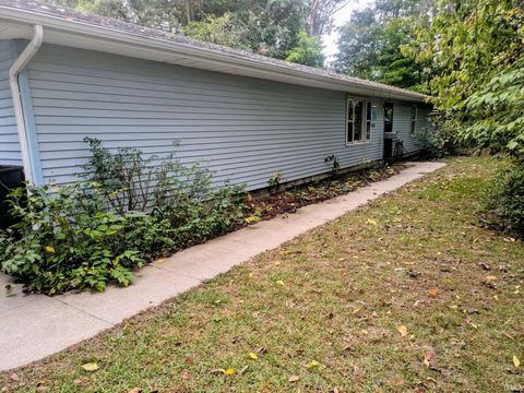 Photo of 29868 County Road 118, Elkhart, IN 46517 (MLS # 202540651)