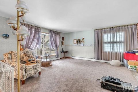 Tiny photo for 900 W Wabash Avenue, Logansport, IN 46947 (MLS # 202549888)