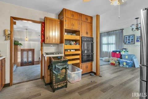 Tiny photo for 900 W Wabash Avenue, Logansport, IN 46947 (MLS # 202549888)