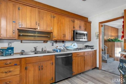 Tiny photo for 900 W Wabash Avenue, Logansport, IN 46947 (MLS # 202549888)