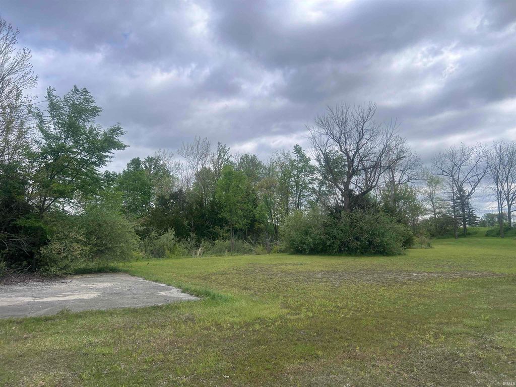 Photo of Lots 2-5 W Wolfs Retreat Lane, Columbia City, IN 46725 (MLS # 202619786)