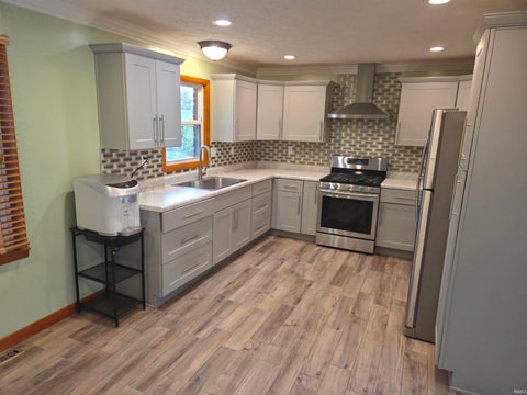 Tiny photo for 1014 Jeffery Avenue, Monticello, IN 47960 (MLS # 202644575)