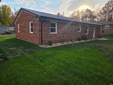 Tiny photo for 1014 Jeffery Avenue, Monticello, IN 47960 (MLS # 202644575)