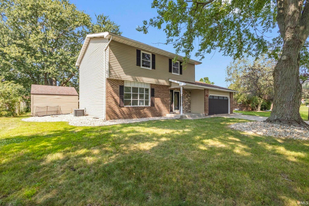 Photo of 51723 E Gatehouse Drive, South Bend, IN 46637 (MLS # 202636431)