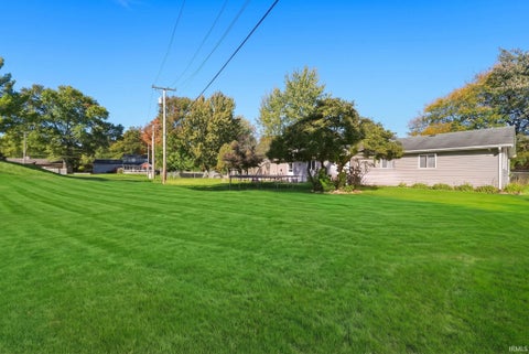 Tiny photo for 1303 Hiawatha Place, Auburn, IN 46706 (MLS # 202643758)