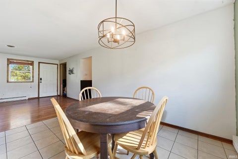 Tiny photo for 1303 Hiawatha Place, Auburn, IN 46706 (MLS # 202643758)