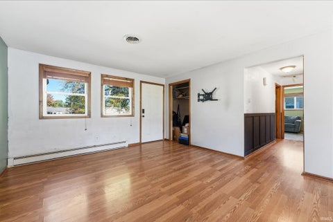 Tiny photo for 1303 Hiawatha Place, Auburn, IN 46706 (MLS # 202643758)