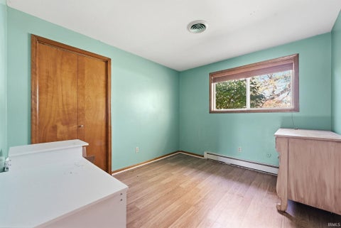 Tiny photo for 1303 Hiawatha Place, Auburn, IN 46706 (MLS # 202643758)