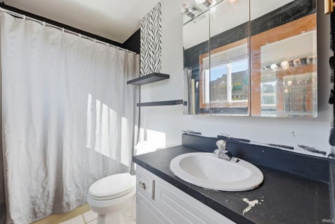 Tiny photo for 1303 Hiawatha Place, Auburn, IN 46706 (MLS # 202643758)