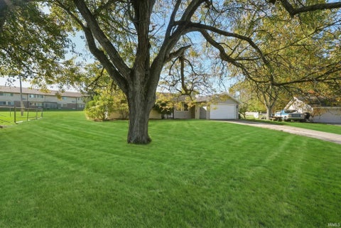 Tiny photo for 1303 Hiawatha Place, Auburn, IN 46706 (MLS # 202643758)
