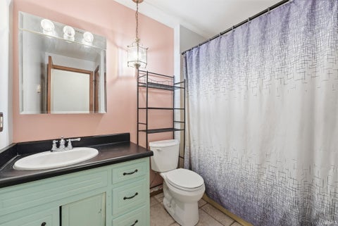 Tiny photo for 1303 Hiawatha Place, Auburn, IN 46706 (MLS # 202643758)