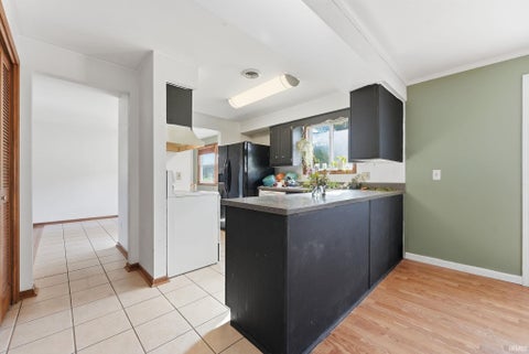 Tiny photo for 1303 Hiawatha Place, Auburn, IN 46706 (MLS # 202643758)