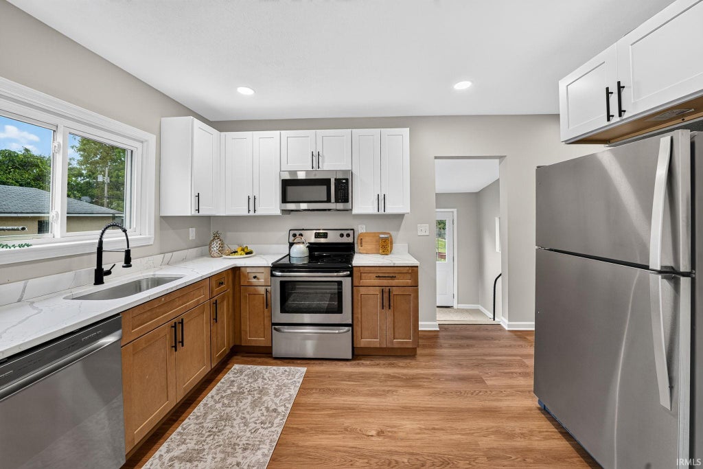 Photo of 740 E 6th Street, Mishawaka, IN 46544 (MLS # 202638918)