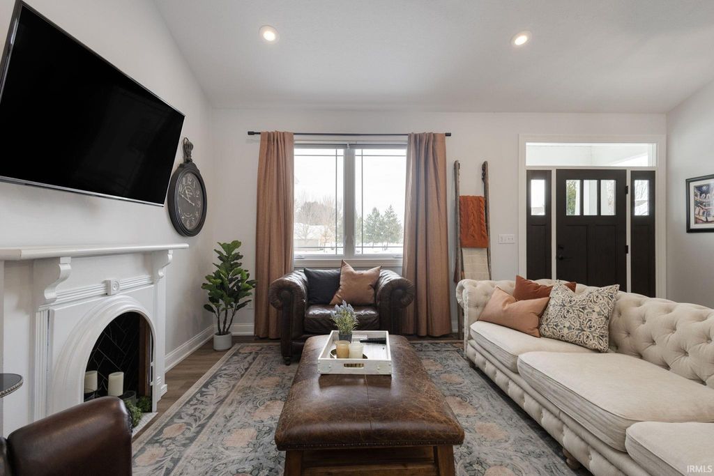 Photo of 4604 N Pier Court #79, South Bend, IN 46628 (MLS # 202604536)