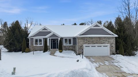 Photo of 4604 N Pier Court #79, South Bend, IN 46628 (MLS # 202604536)