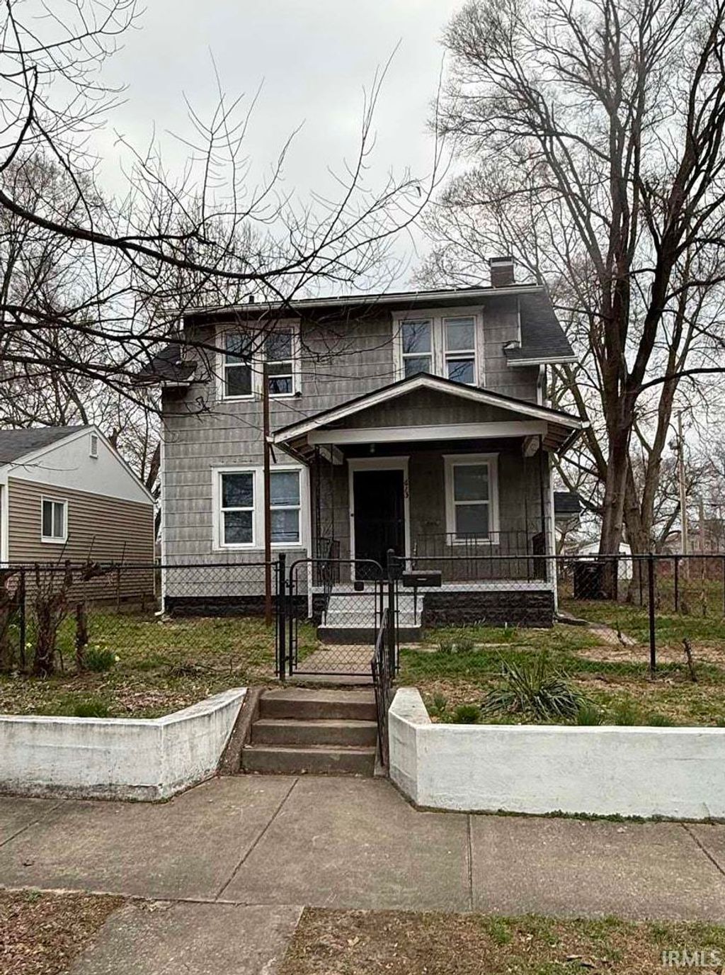 Photo of 613 E Broadway Street, South Bend, IN 46601 (MLS # 202610306)