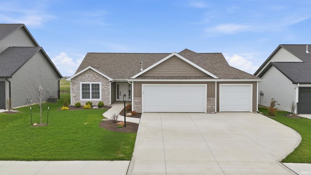 Photo of 5249 Elk Run Place, Fort Wayne, IN 46818 (MLS # 202547390)