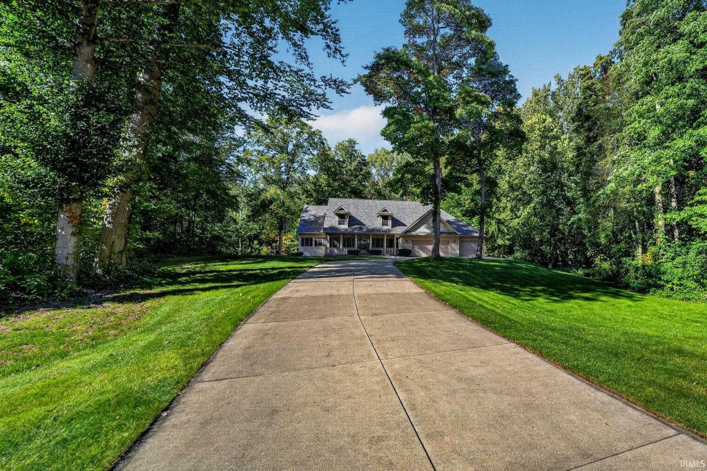 Photo of 21055 Quiet Ridge Court, South Bend, IN 46614 (MLS # 202643314)