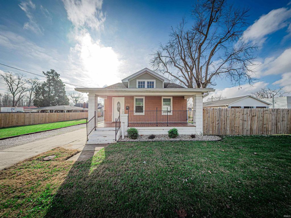 Photo of 4106 Broadway Avenue, Evansville, IN 47712 (MLS # 202547908)