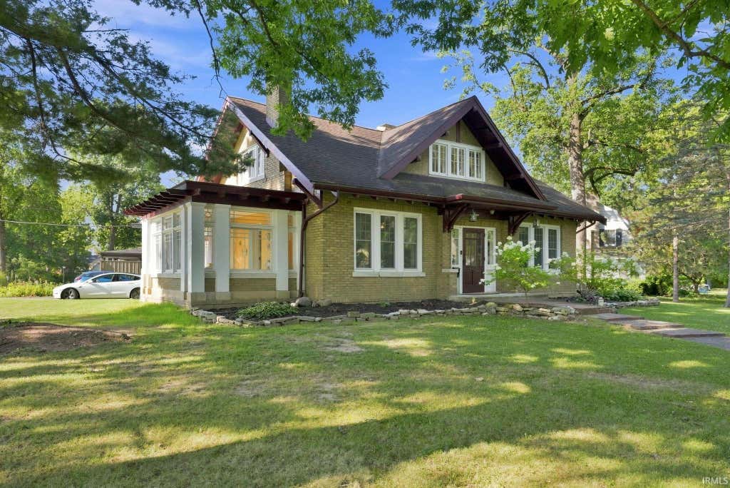 Photo of 4230 Indiana Avenue, Fort Wayne, IN 46807 (MLS # 202630492)