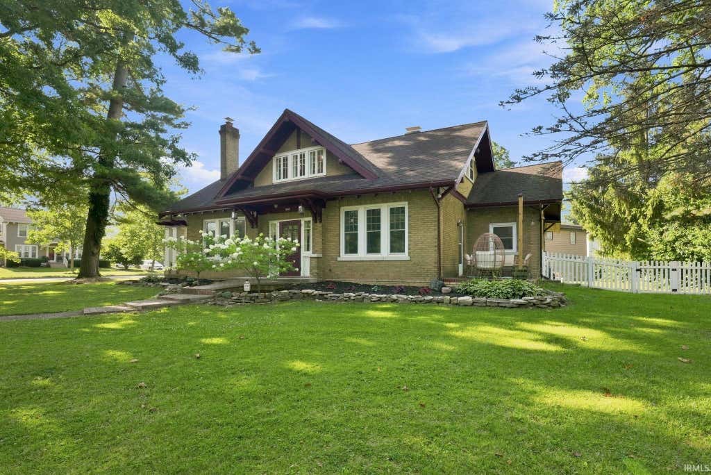 Photo of 4230 Indiana Avenue, Fort Wayne, IN 46807 (MLS # 202630492)