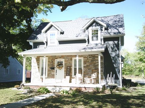 Photo of 1017 E Columbia Street, Delphi, IN 46923 (MLS # 202541328)