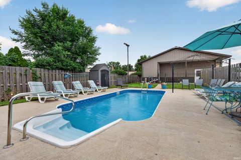 Tiny photo for 711 W Market Street, Logansport, IN 46947 (MLS # 202626914)
