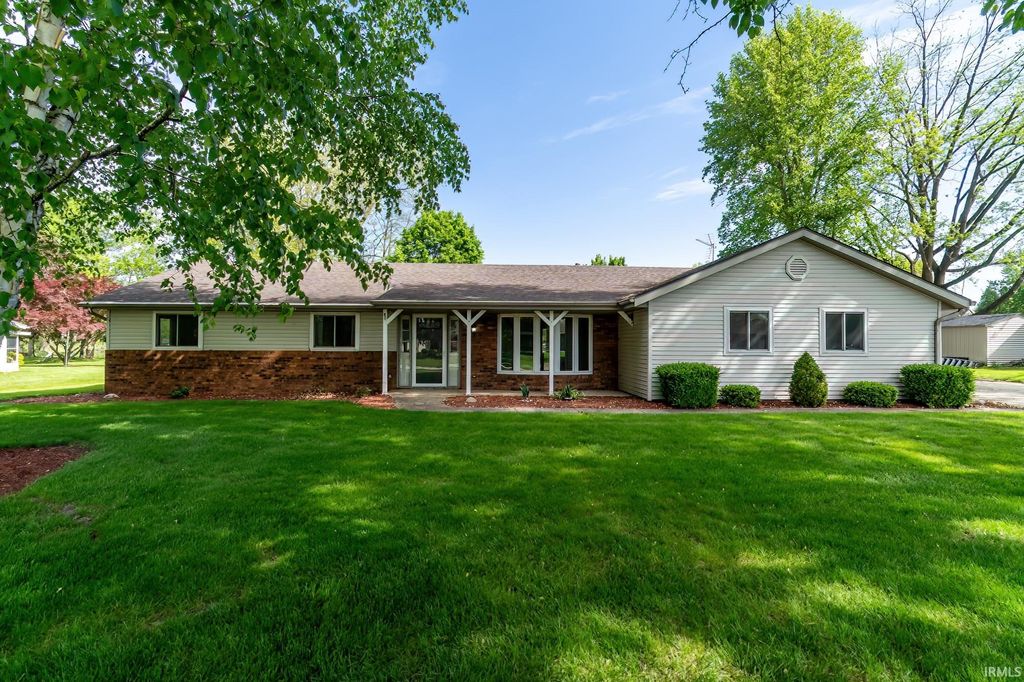 Photo of 11619 Markham Court, Leo, IN 46765 (MLS # 202617763)