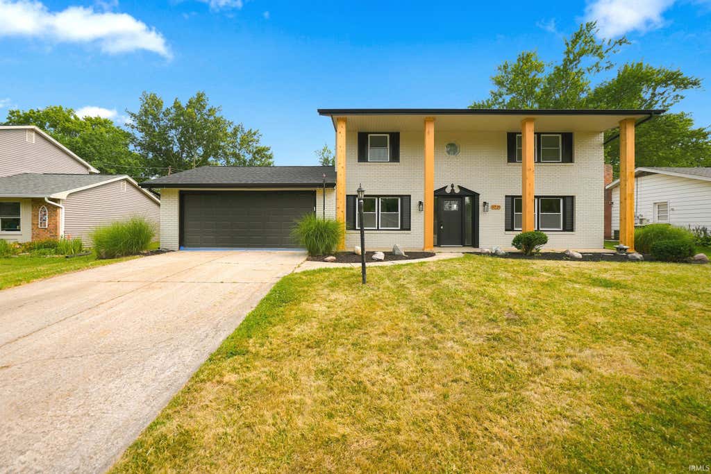 Photo of 5225 Dial Drive, Fort Wayne, IN 46815 (MLS # 202631022)