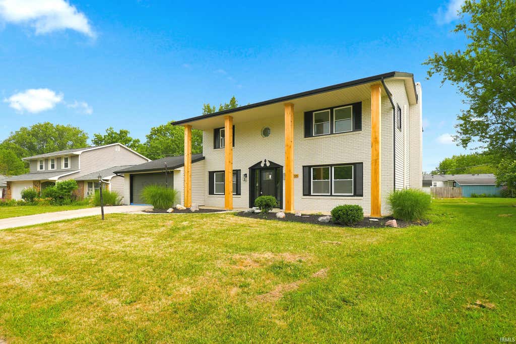 Photo of 5225 Dial Drive, Fort Wayne, IN 46815 (MLS # 202631022)