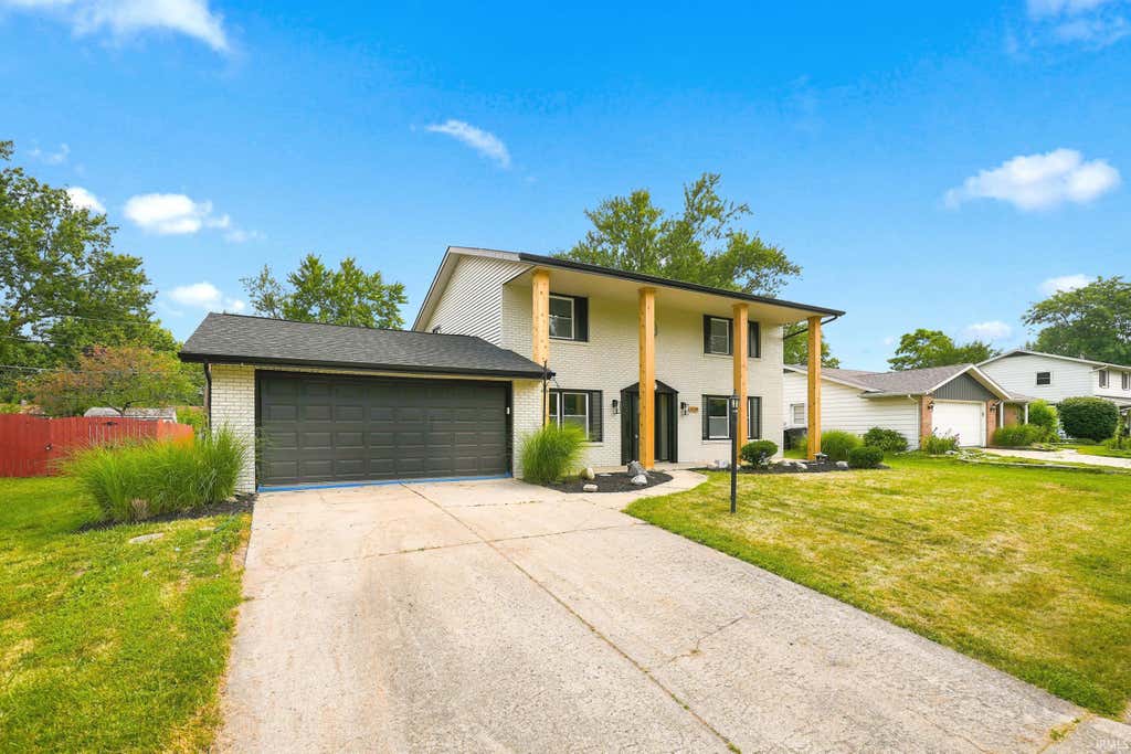 Photo of 5225 Dial Drive, Fort Wayne, IN 46815 (MLS # 202631022)