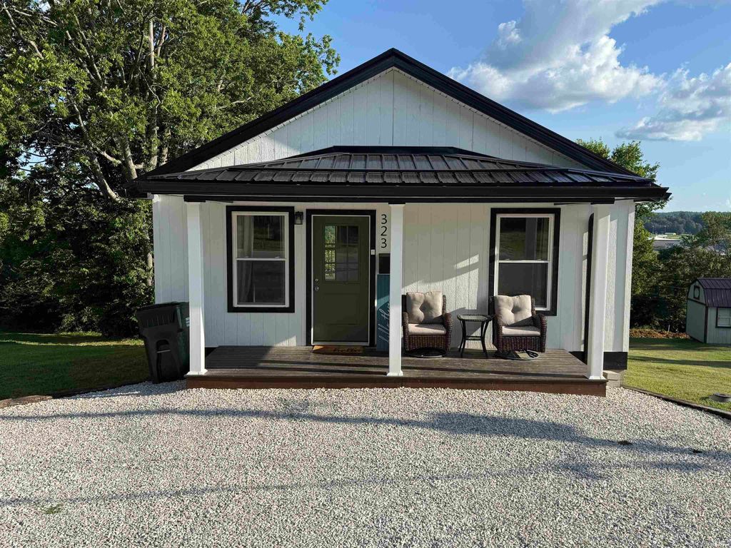 Photo of 323 Horton Ave AVE, Paoli, IN 47454 (MLS # 202628816)
