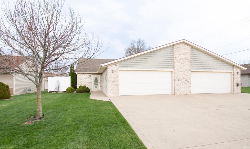 Photo of 397 Haley Drive, Kendallville, IN 46755 (MLS # 202617411)