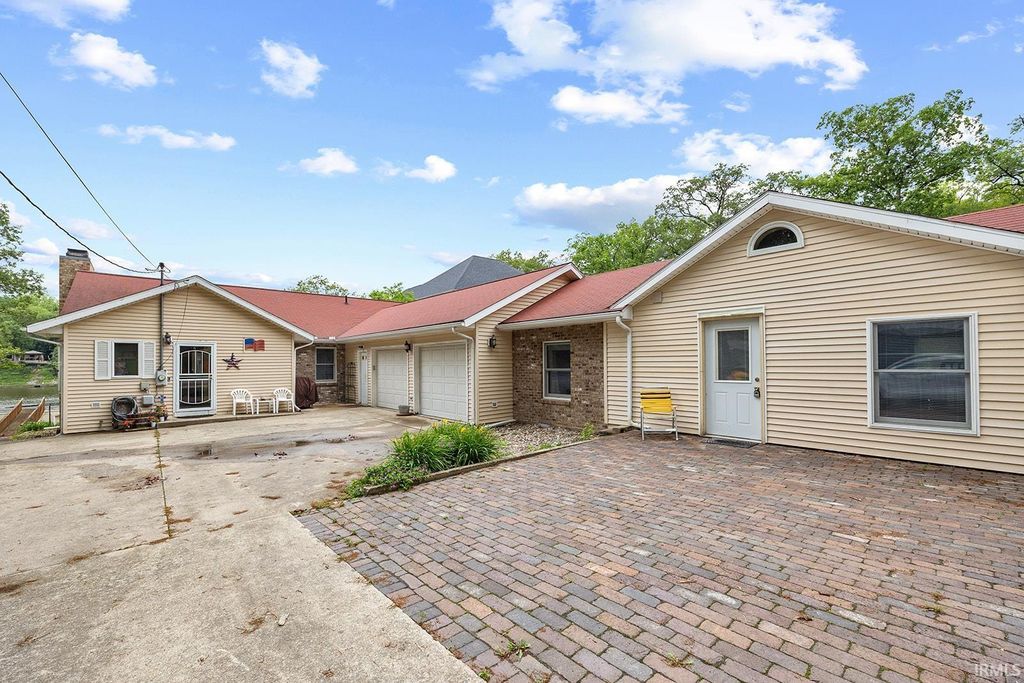 Photo of 12702 N 1225 W, Monticello, IN 47960 (MLS # 202521498)