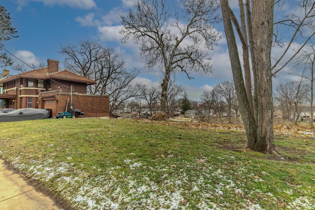 Photo of 750 N Riverside Drive #6, Elkhart, IN 46514 (MLS # 202634160)