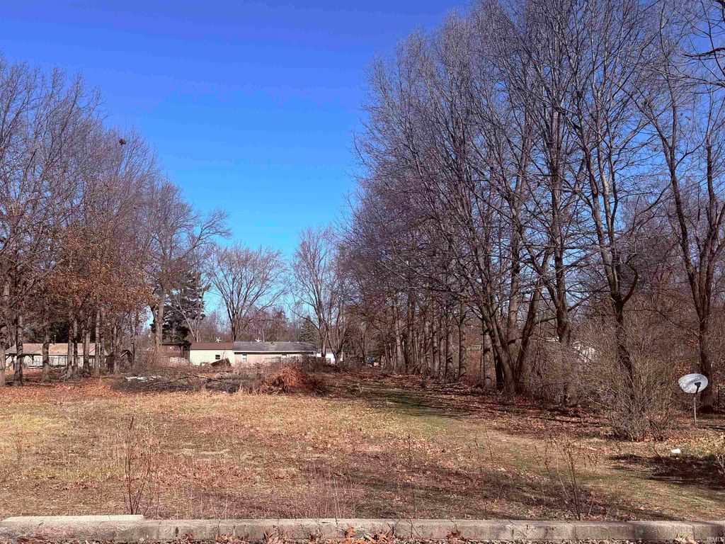 Photo of 27723 Plainfield Drive, Elkhart, IN 46514 (MLS # 202608444)