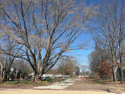 Photo of 27723 Plainfield Drive, Elkhart, IN 46514 (MLS # 202608444)